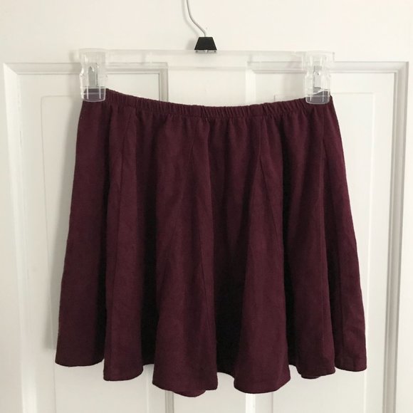 Brandy Melville Suede Elastic Mini Skirt - Picture 2 of 3